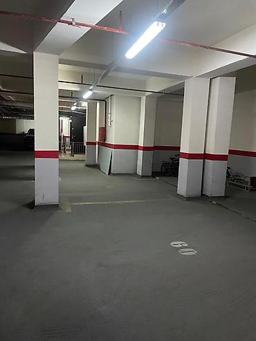 icare qaraj: Ağ şəhər Mərkəzi Bulvar küç. ev4 qaraj60. 14kv.m geniş Qaraş — 4