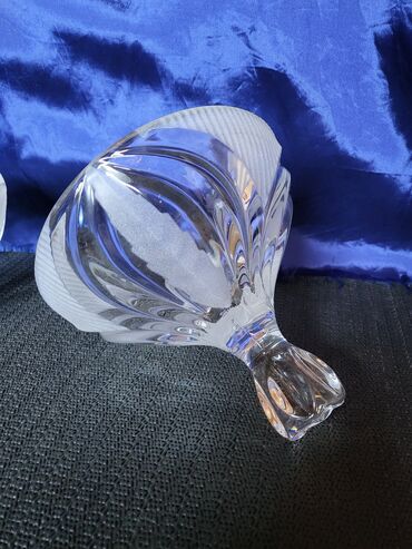 Stare vaze i dekor: Bombonijera nova,kristal,led,brusen kristal Jugoslavija,rucni — 11