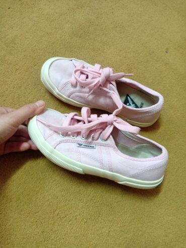 Детская обувь: Кеды на девочку производство Корея,размер 36,5 Маломерят очень