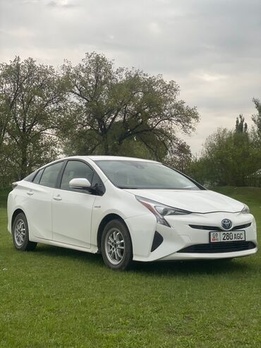 Toyota: Toyota Prius: 2018 г., 1.8 л, Вариатор, Гибрид, Хэтчбэк