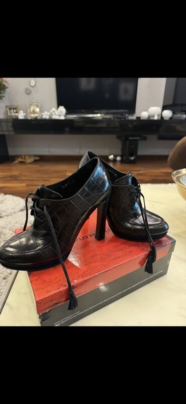 Botinka və botilyonlar: Qadın ayaqqabıları – müxtəlif modellər 1) Qara zərif bottilər 37 -da lalafo.az — 13 Botinka və botilyonlar: Qadın ayaqqabıları – müxtəlif modellər 1) Qara zərif bottilər 37 — 13