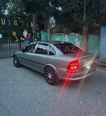 Opel: Opel Vectra B sedan - Kuzov: 4 qapılı sedan, boz/metallik rəng - — 4