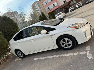 Toyota: Toyota Prius: 2012 г., 1.8 л, Автомат, Гибрид, Седан