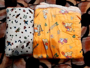 конверт одеяло: Продаю детские одеяло и подушку. Состояние хорошее . Все после стирки