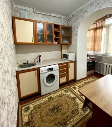 гостиница белые ночи: 1 комната, Агентство недвижимости, Без подселения, С мебелью частично