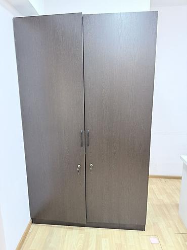 tel masa: Ofis mebeli dəsti Tərkibi: - 6–8 nəfərlik oval toplantı masası: tünd — 4