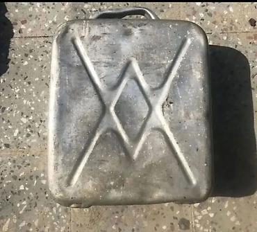 benzin kanisteri: Metal yanacaq bidonu - Material: qalın metal (polad) - Həcm: təqribən — 2