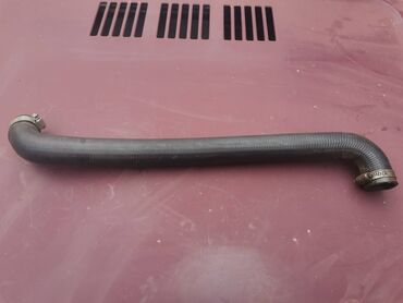 Auto delovi: Crevo gornje hladnjaka 21213,21214 Niva . Polovno, ocuvano. Skinuto sa — 1