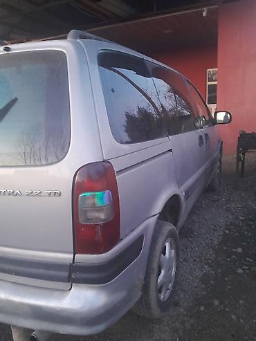 Opel: Opel Sintra: 2.2 l | 1999 il 45982 km Van/Minivan — 2