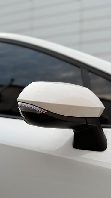 voxy noah: Toyota Corolla: 2024 г., 1.8 л, Вариатор, Гибрид, Седан — 2