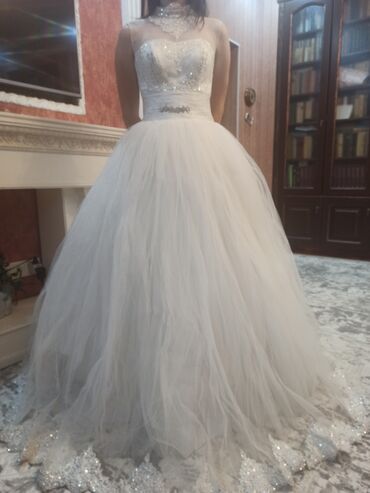 44 размер в Кыргызстан | ПАЛЬТО: Продается свадебное платье в стиле " Американки". Одевалось 1 раз