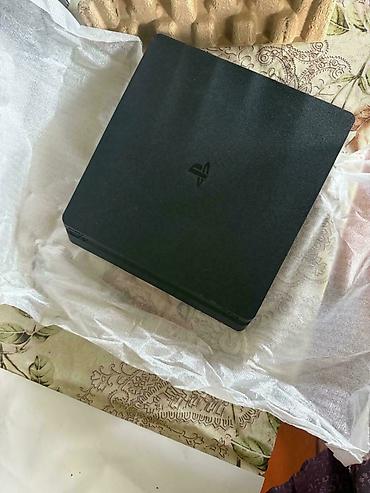 PS4 (Sony PlayStation 4): Sony PlayStation 4 Slim 1TB – “Mega Nabor” versiyası Xüsusiyyətlər: - — 1