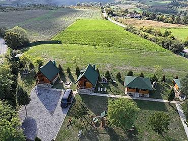 rent: Na prodaju turistički kompleks sa 5 brvnara različitih struktura — 4