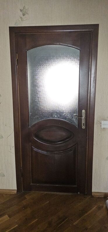 Metal məhsulları: Qapi 3eded 2si 200/85sm 1i 200/80sm
35azn biri
Bakixanov 3638 leli