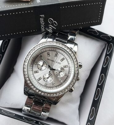 zeleni satovi: Classic watch, Michael Kors, Female