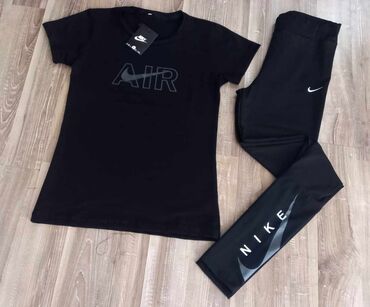 ženski komplet pantalone i sako: Nike, M (EU 38), L (EU 40), XL (EU 42), Sa ilustracijom, bоја - Crna