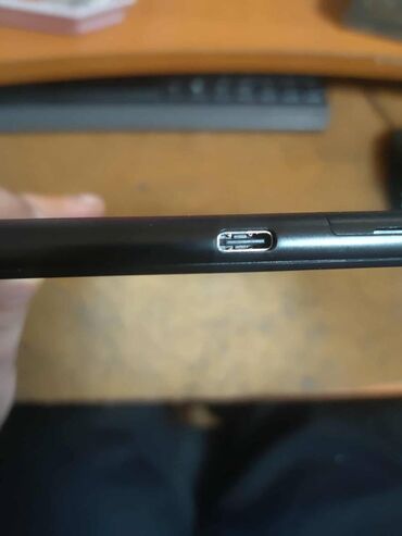 Tableti: Tablet sam testirao, ispravan je. Baterija drzi dobro android 10 — 12