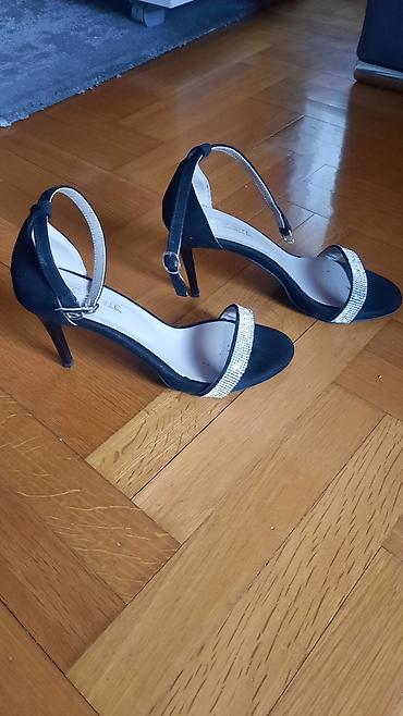 Elegantne ženske sandale NOVE sa tankom štiklom i kaišem oko članka na lalafo.rs Elegantne ženske sandale NOVE sa tankom štiklom i kaišem oko članka