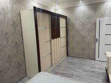 hamam ucun skaf: Qarderob, paltar dolabı, İşlənmiş, Düz dolab