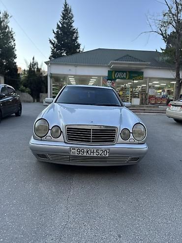 audi a6 2000: Mercedes-Benz E-Class: 2.4 l | 1998 il Sedan — 1