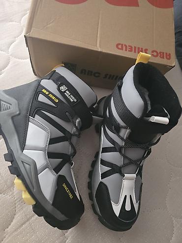 Botinkalar: - Ölçü: 39 razmer (hər qiymətə) - Brend/model: ABC Shield (qutusu — 1