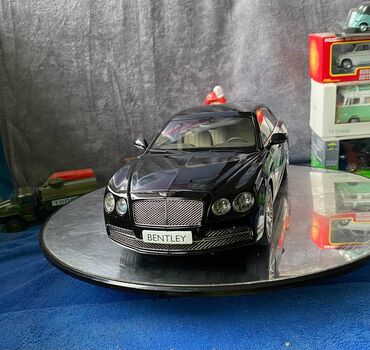 Avtomobil modelləri: Коллекционная модель Bentley Flying Spur W12 Diamond Black 2012 — 11