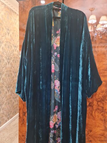 вечернее платье изумрудного цвета: Продаю шикарную дизайнерскую абаю из итальянского бархата, с