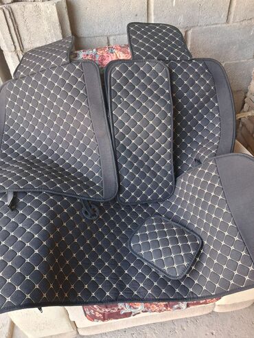 комплект ключей для автомобиля: Чехлы Тканевые, цвет - Черный, Universal Seat cover, Б/у