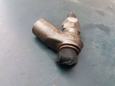 Auto delovi: Racva pritiska ulja Lada 21214i Niva. Polovno, ocuano. Skinuto sa — 4