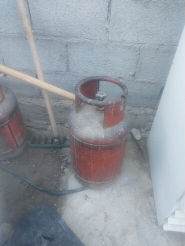 помидоры новичок: Баллон для сжиженного газа (пропан/бутан), металлический, окрашен в