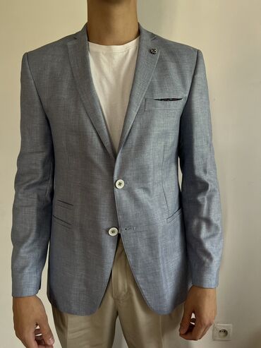 мужская одежда uomo: Продаю легкий пиджак турецкого производства на выпускной и для