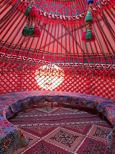 Аренда юрт: Аренда юрты, Каркас Деревянный, 75 баш, Посуда, Казан, С полом — 5