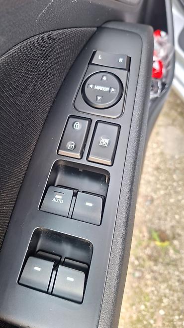 disk ve teker type 1: Hyundai Elantra – gümüş rəngli sedan Texniki və dizayn — 7