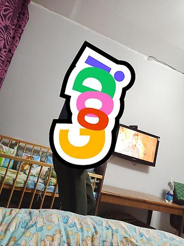 bunk bed: Детская кроватка из дерева с матрасиком и выкатным ящиком. Компактная — 1