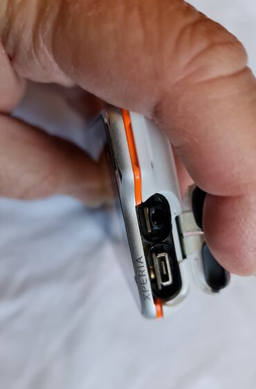 Delovi za telefone: Oklop, Upotrebljenо — 14