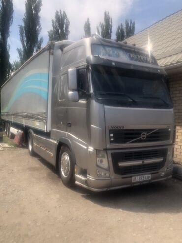 вольво тягач польша: Грузовик, Volvo, Стандарт, Б/у