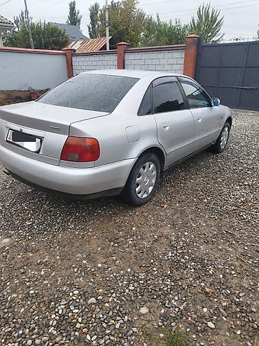 Audi A4: 1995 г., 1.6 л, Механика, Бензин, Седан