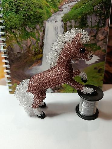 Статуэтки: Авторские фигурки из бисера и стеклянных граненых бусин - Лошадка на — 2