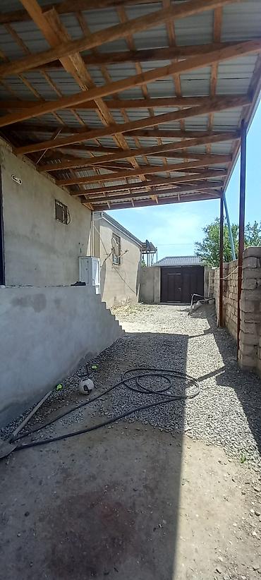 Uzunmüddətli kirayə mənzillər: Satılır: - Plan: geniş zal, ayrıca mətbəx, iri sanitar qovşaq (duş — 10