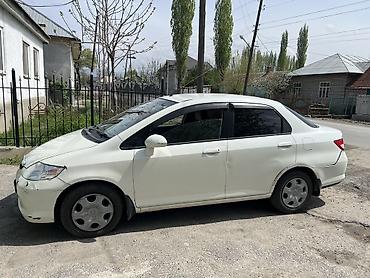 мото 300: Honda Fit Aria: 2005 г., 1.5 л, Автомат, Бензин, Седан — 1