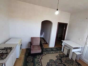 yevlax ev elanlari: 70 kv. m, 2 otaqlı, Kombi, Qaz, İşıq