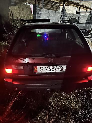 323 f: Volkswagen Passat: 1991 г., Механика, Бензин, Универсал — 4