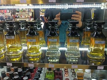 Ətriyyat: • Paco Rabanne – Invictus • Mancera – Red Tobacco • Rosendo Mateu – — 4