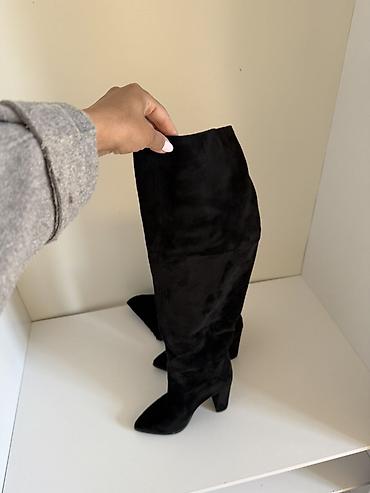 Çəkmələr: Qadın dizə qədər çəkmə – qara süet - Material: yumşaq süet (mattan — 2