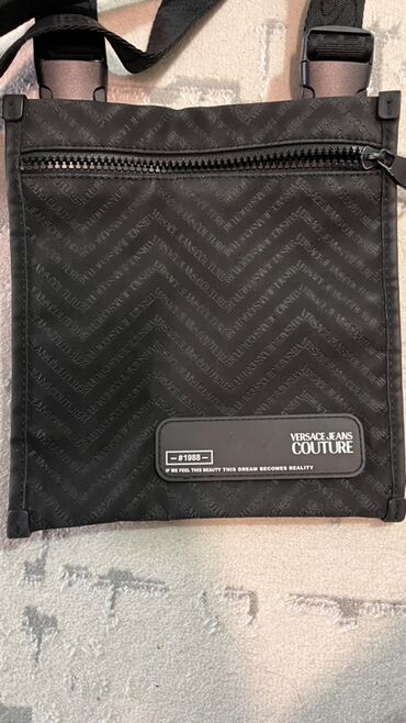чемоданы бишкек дордой: Барсетка, Versace, Материал: Тканевый материал, Застежка на молнии, Б/у
