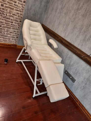 Kuşetkalar: Kosmetoloji tam oturaq vəziyyətdə olan ayaqları tək tək qalxıb enən — 5