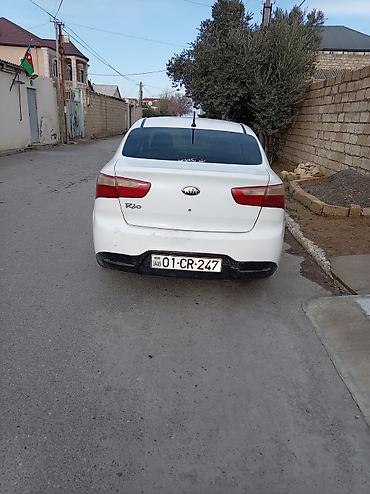 renault megane nece masindir: Kia Rio: 1.4 l | 2012 il Sedan — 5