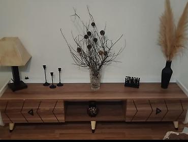 işlənmiş laminat: Yeni, Düz TV altlığı, Polkalı, Laminat, Türkiyə — 1
