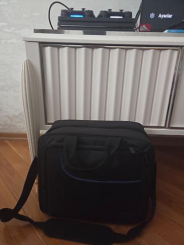 PS4 (Sony Playstation 4): Ps4 pro Almaniyadan alınma az işlənmiş sumkasıyla bərabər — 4