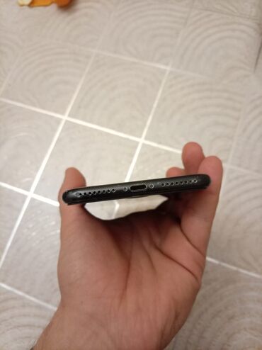 Apple iPhone: IPhone 7 Plus — 9